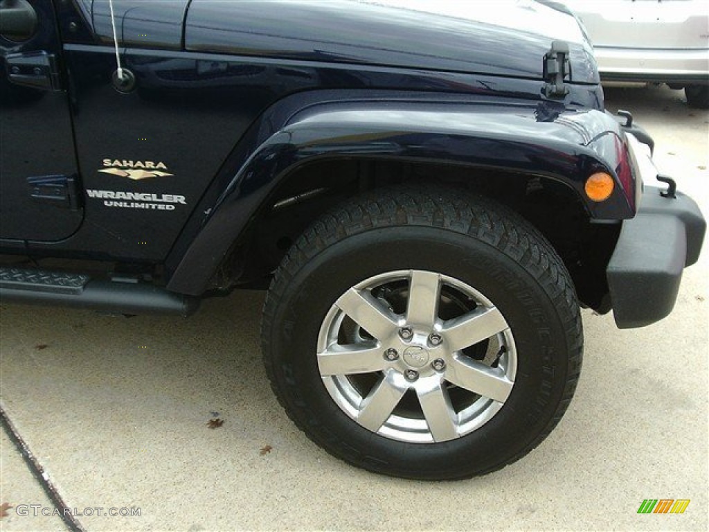 2013 Wrangler Unlimited Sahara 4x4 - True Blue Pearl / Black photo #7