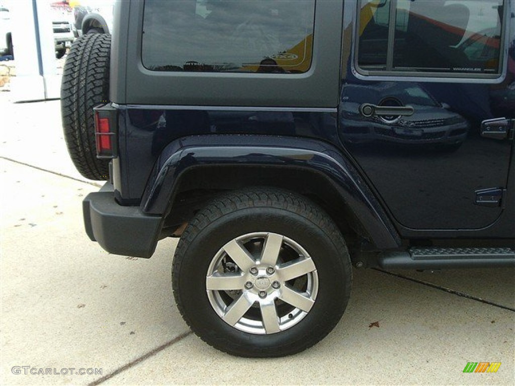 2013 Wrangler Unlimited Sahara 4x4 - True Blue Pearl / Black photo #8