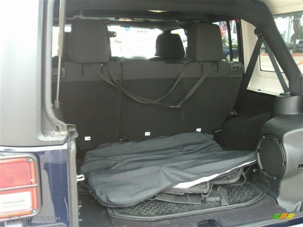 2013 Wrangler Unlimited Sahara 4x4 - True Blue Pearl / Black photo #13