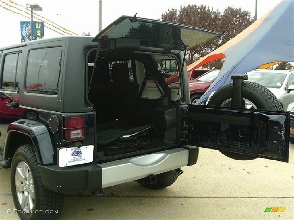 2013 Wrangler Unlimited Sahara 4x4 - True Blue Pearl / Black photo #14
