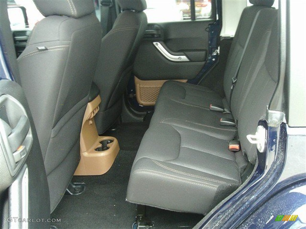 2013 Wrangler Unlimited Sahara 4x4 - True Blue Pearl / Black photo #15