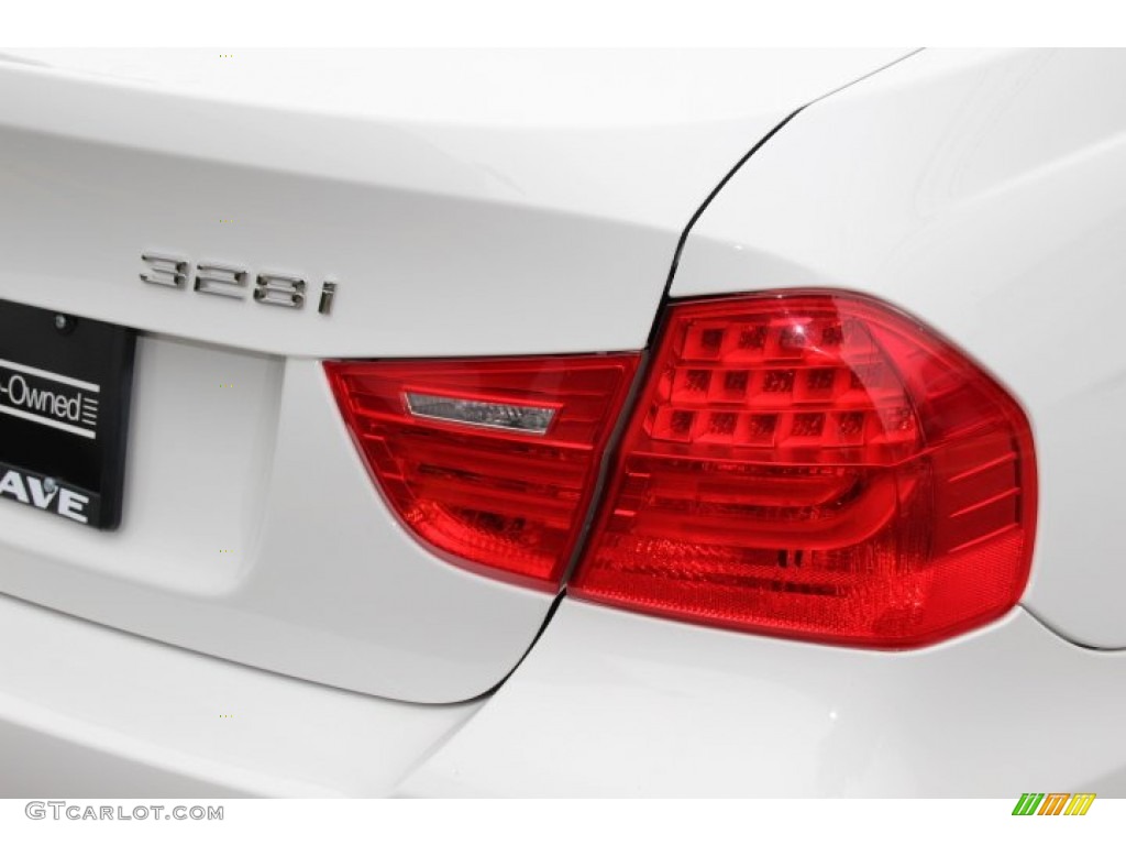 2010 3 Series 328i xDrive Sedan - Alpine White / Beige photo #22