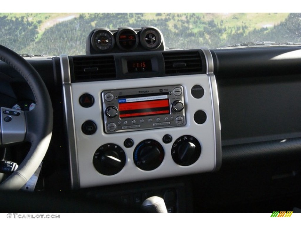 2014 FJ Cruiser 4WD - Iceberg White / Dark Charcoal photo #6