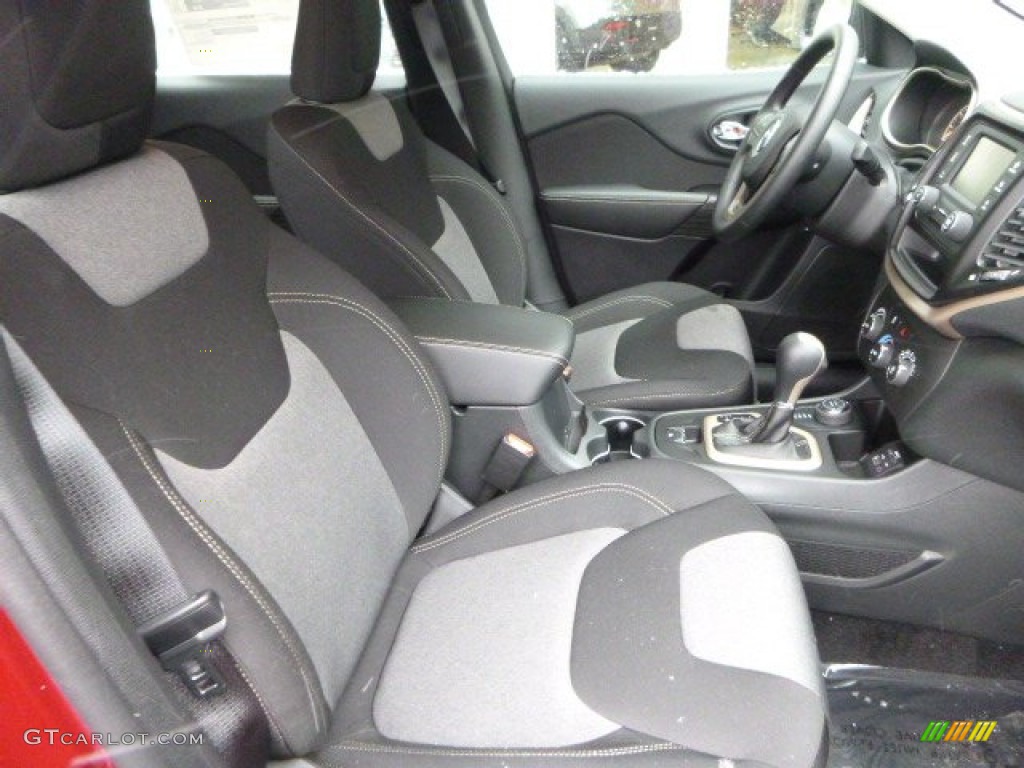 2014 Jeep Cherokee Sport 4x4 Front Seat Photo #89324246