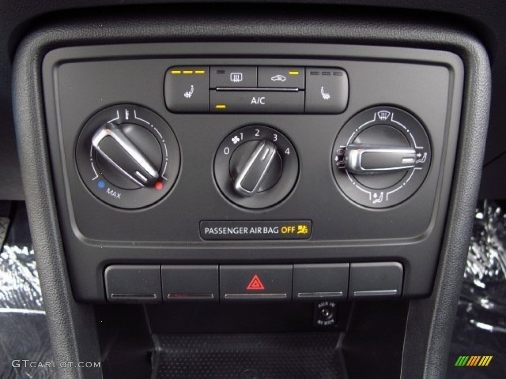 2014 Volkswagen Beetle 2.5L Controls Photo #89327411