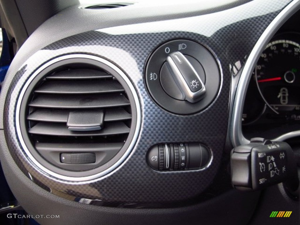 2014 Volkswagen Beetle R-Line Controls Photo #89327660