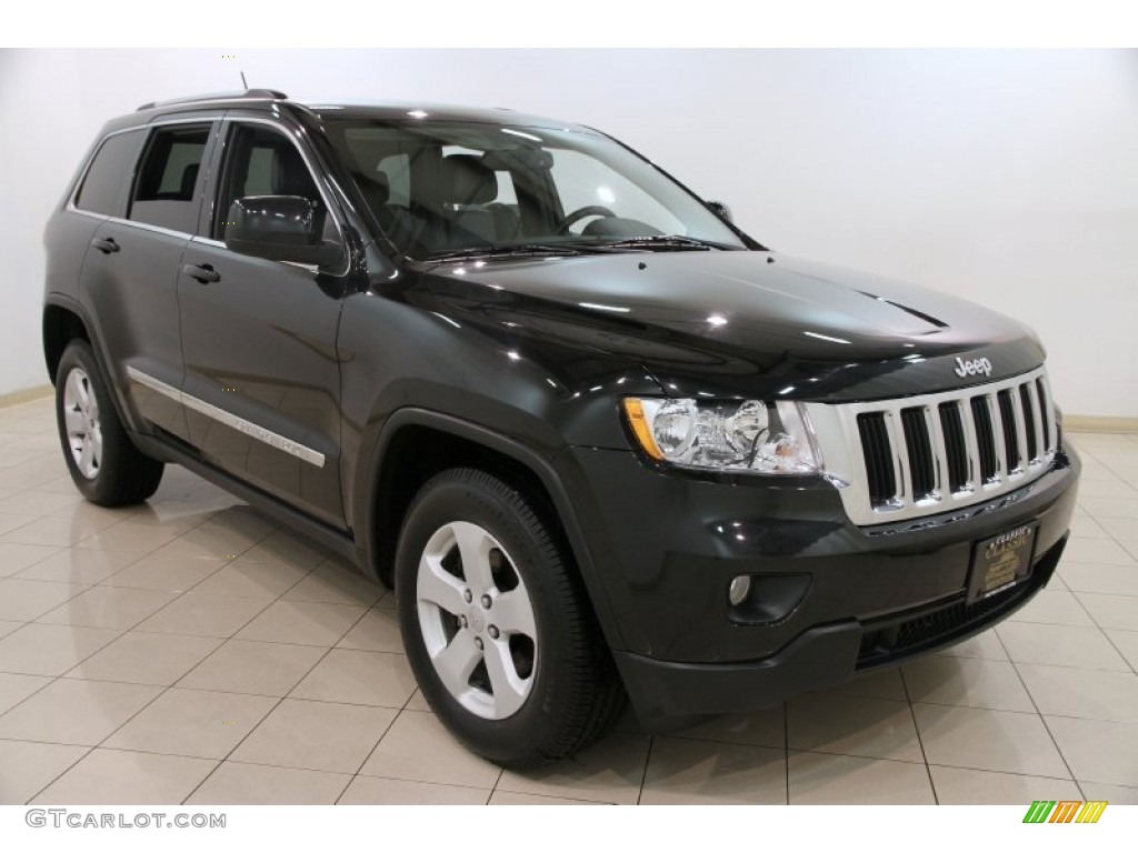 2011 Grand Cherokee Laredo X Package 4x4 - Brilliant Black Crystal Pearl / Black photo #1
