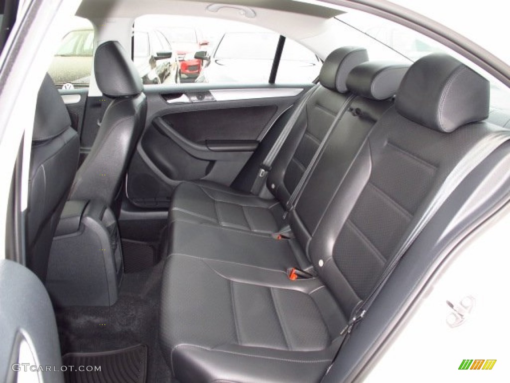 2014 Volkswagen Jetta TDI Sedan Rear Seat Photos