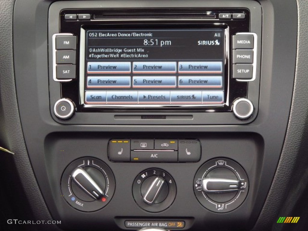 2014 Volkswagen Jetta TDI Sedan Controls Photos