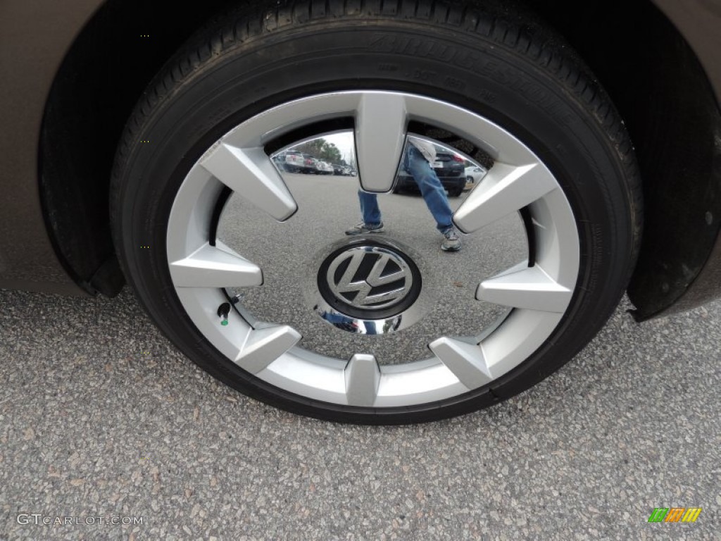 2012 Volkswagen Beetle 2.5L Wheel Photos