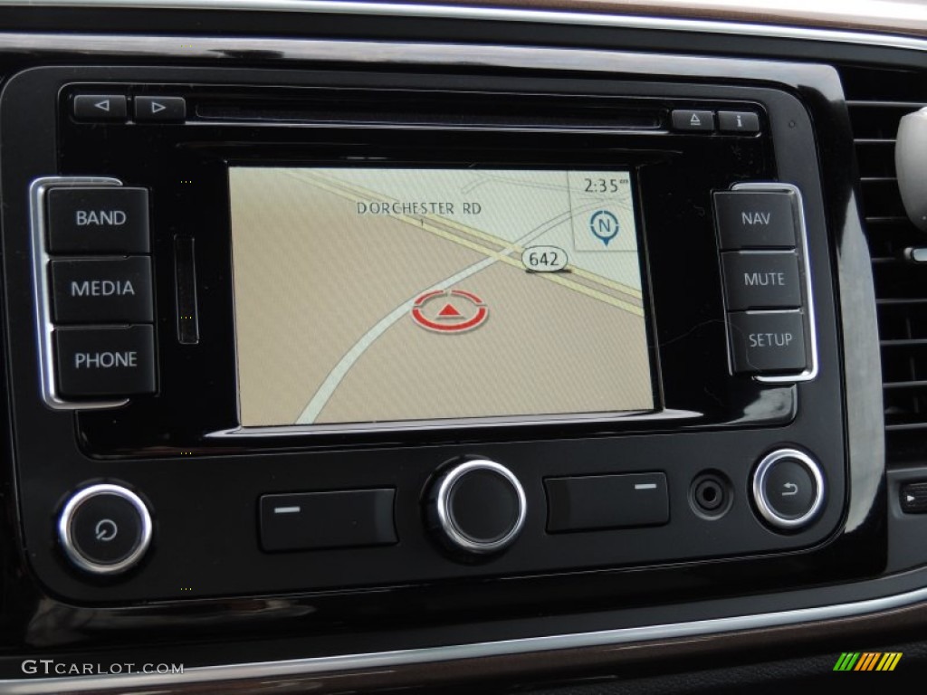2012 Volkswagen Beetle 2.5L Navigation Photos