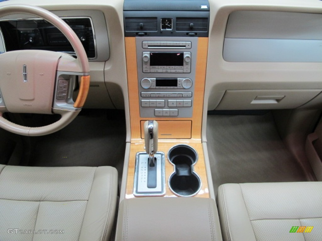 2009 Navigator 4x4 - Black / Camel photo #28