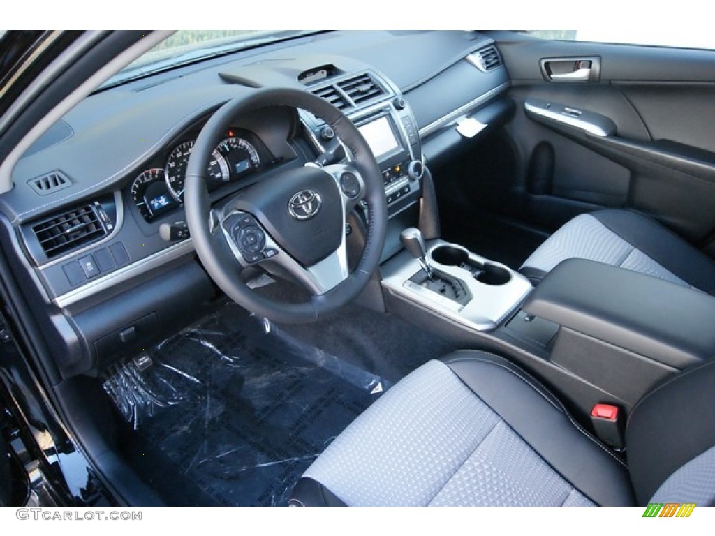 2014 Camry SE - Attitude Black Metallic / Black/Ash photo #5