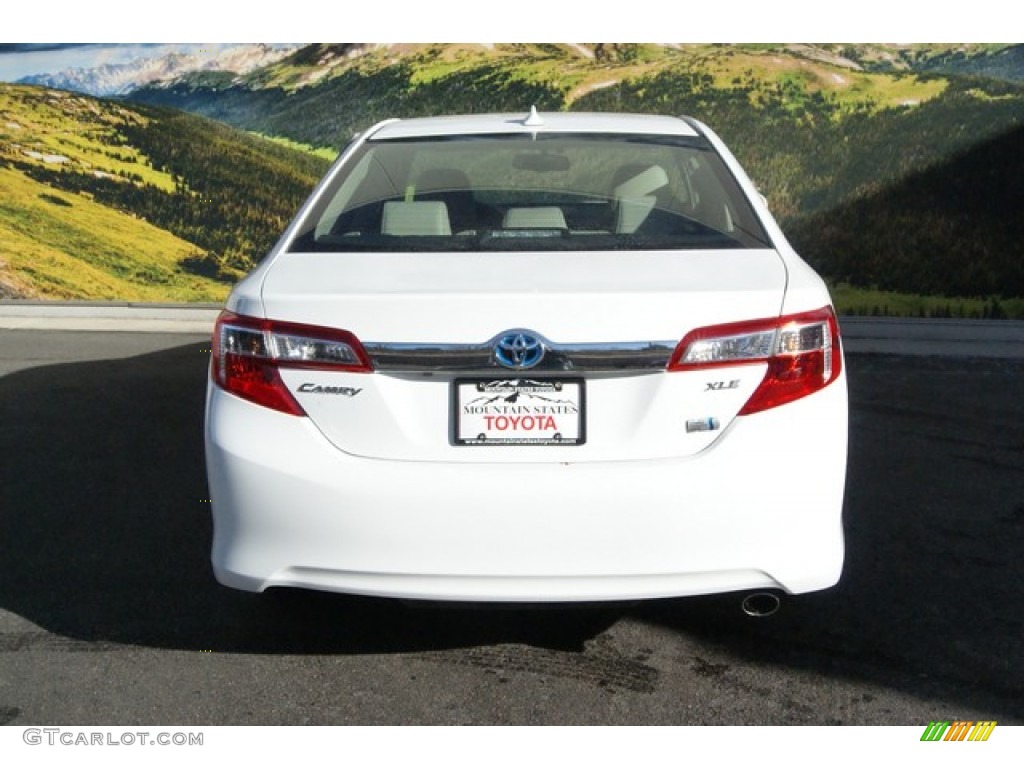 2014 Camry Hybrid XLE - Super White / Ivory photo #4