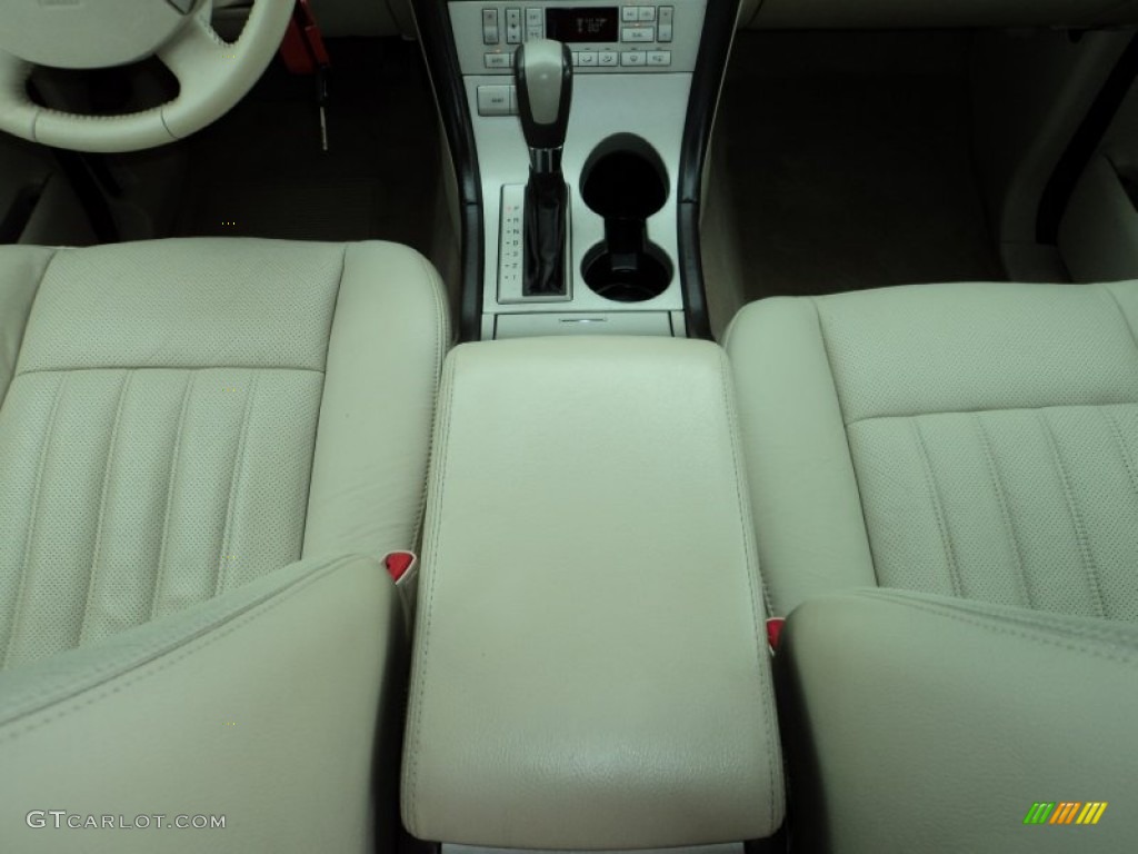 2003 Aviator Luxury - Vivid Red Metallic / Light Parchment photo #30