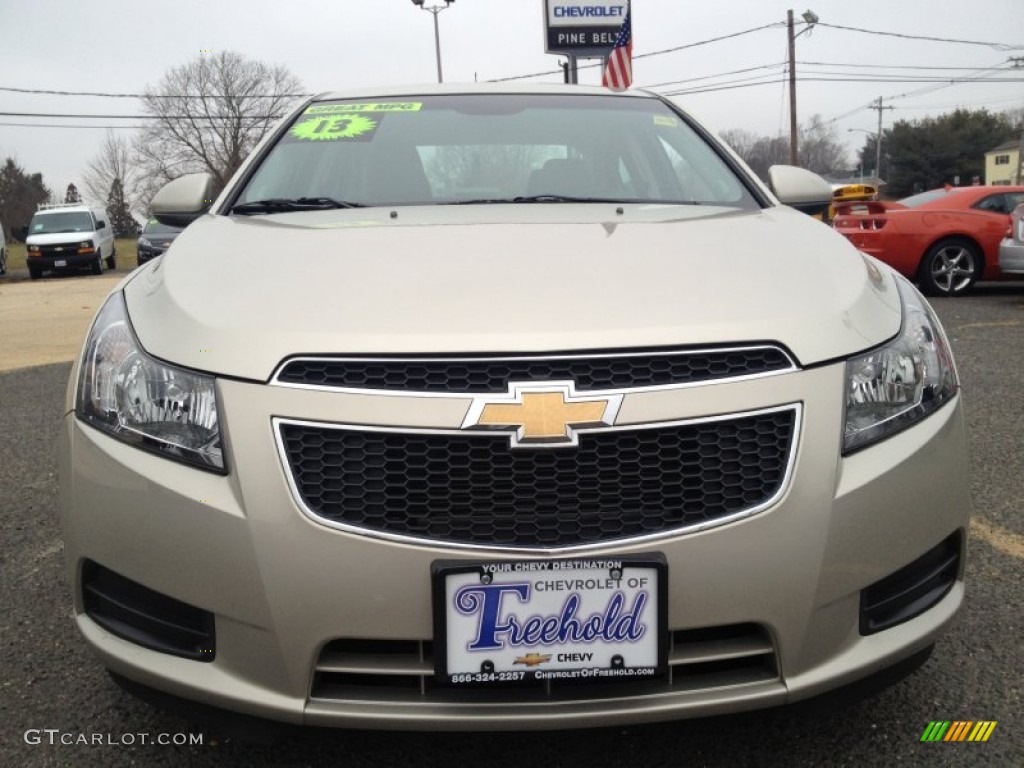 2013 Cruze LT - Champagne Silver Metallic / Medium Titanium photo #4