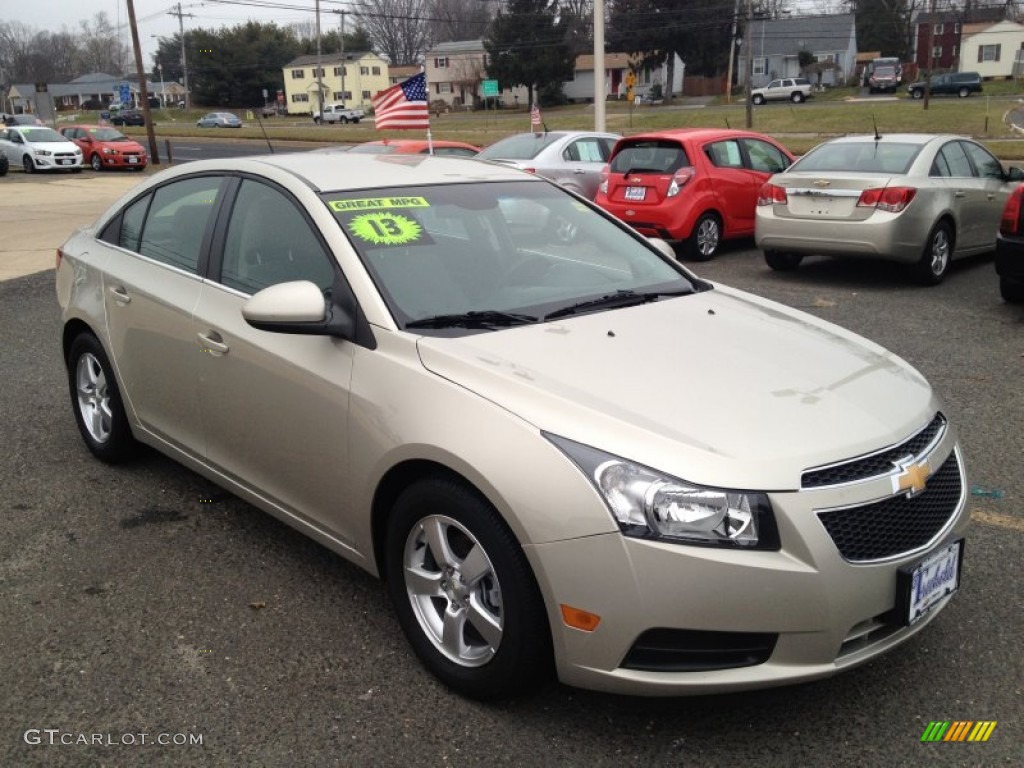 2013 Cruze LT - Champagne Silver Metallic / Medium Titanium photo #5