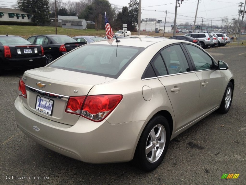 2013 Cruze LT - Champagne Silver Metallic / Medium Titanium photo #9