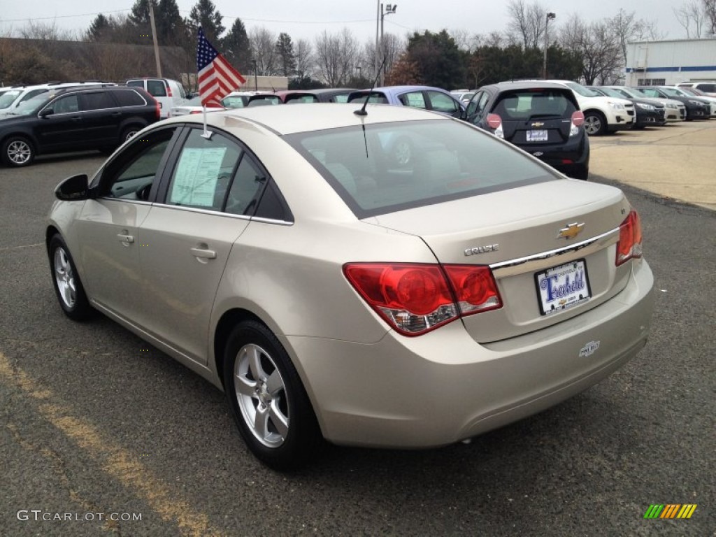 2013 Cruze LT - Champagne Silver Metallic / Medium Titanium photo #11