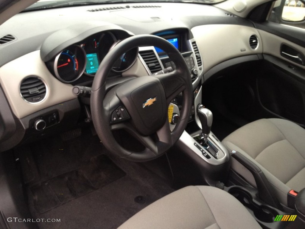 2013 Cruze LT - Champagne Silver Metallic / Medium Titanium photo #14
