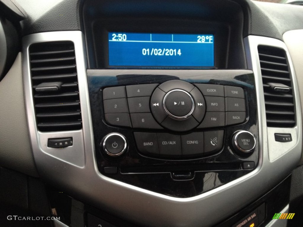 2013 Cruze LT - Champagne Silver Metallic / Medium Titanium photo #19