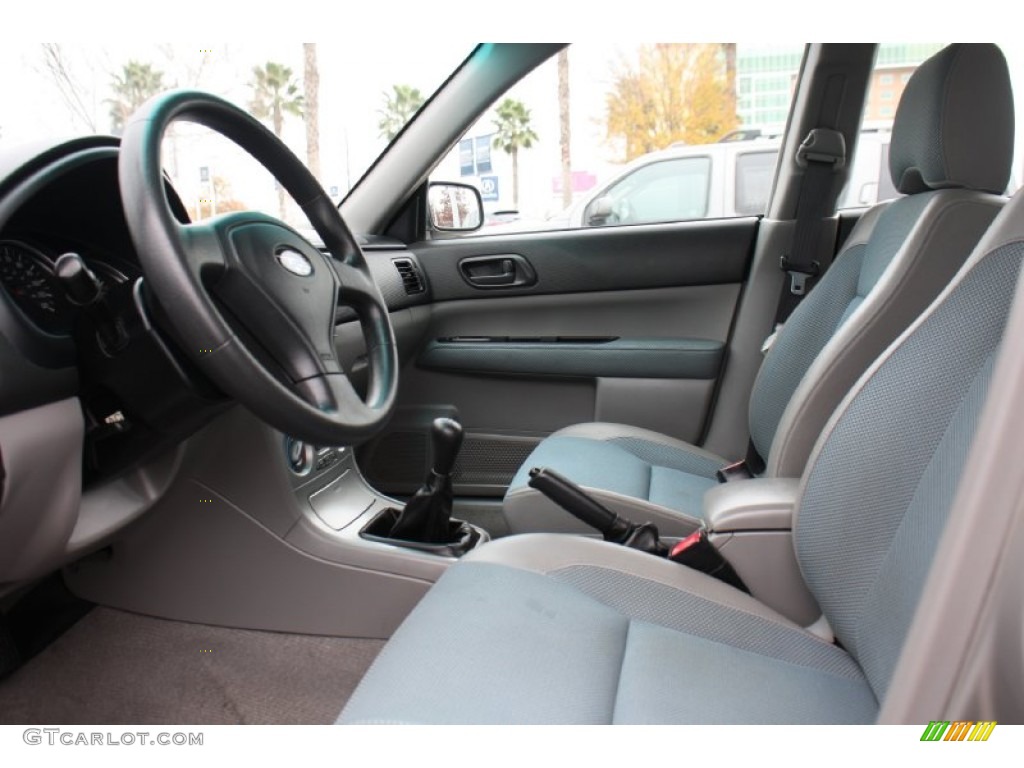 Gray Interior 2005 Subaru Forester 2.5 X Photo #89362336