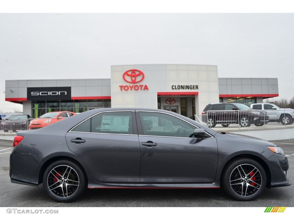 2014 Camry SE - Magnetic Gray Metallic / Black photo #2