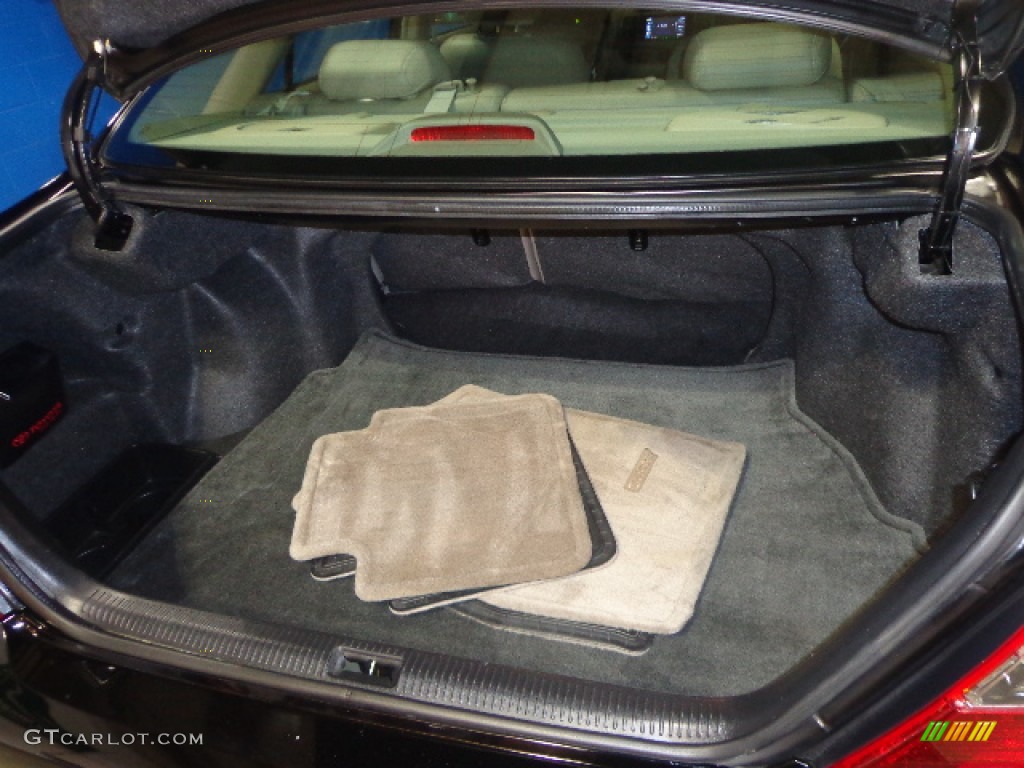 2004 Camry LE - Black / Stone photo #25