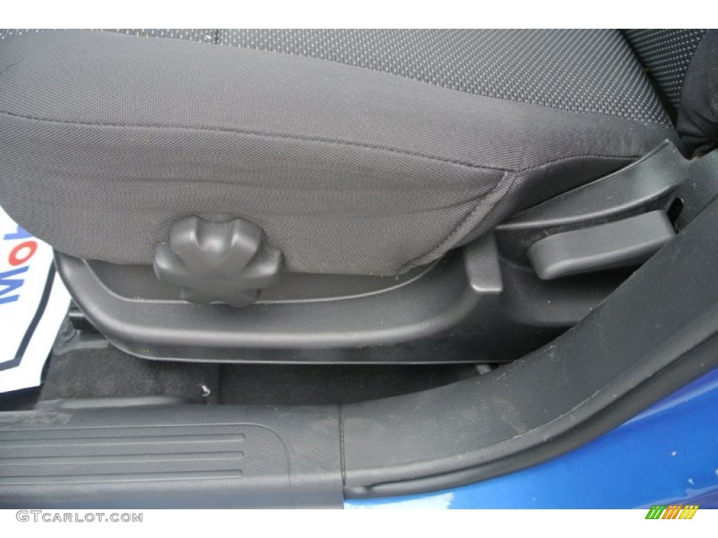 2009 Aveo LT Sedan - Bright Blue / Charcoal photo #9