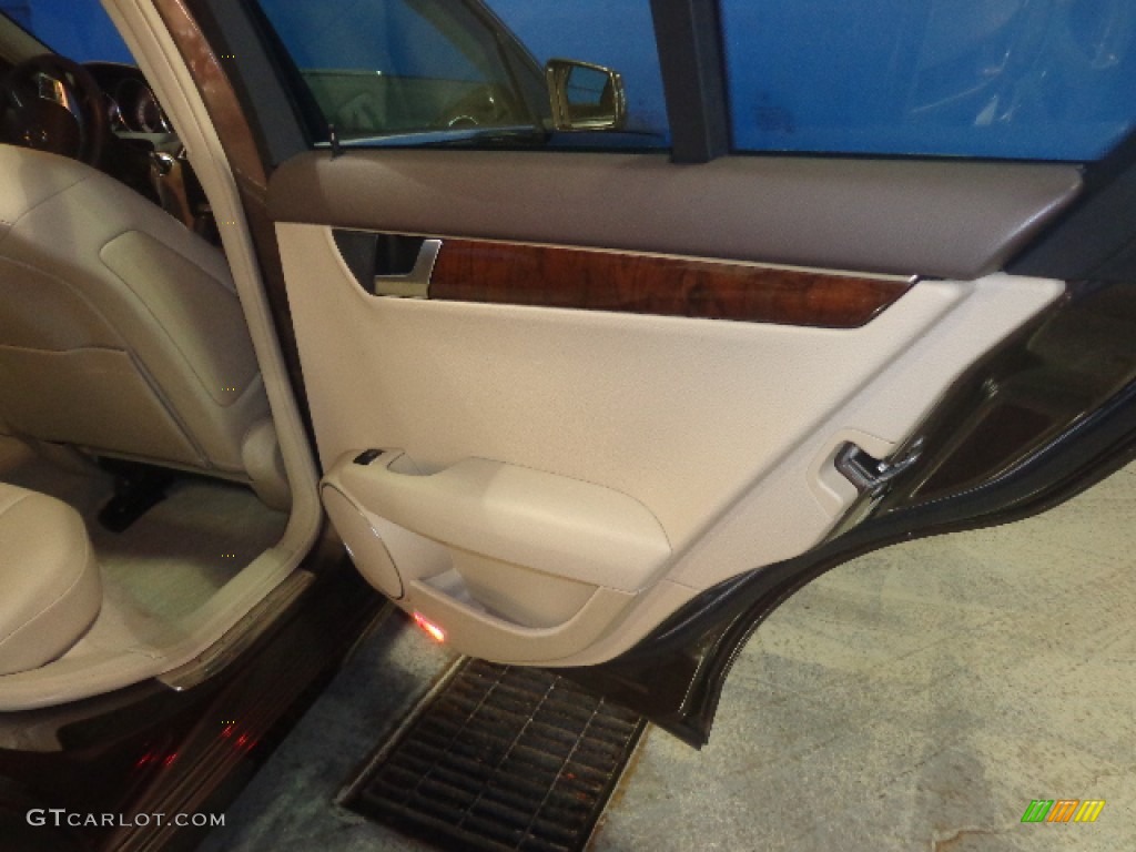 2013 C 300 4Matic Luxury - Dolomite Brown Metallic / Almond Beige photo #21