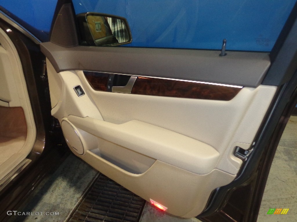 2013 C 300 4Matic Luxury - Dolomite Brown Metallic / Almond Beige photo #25
