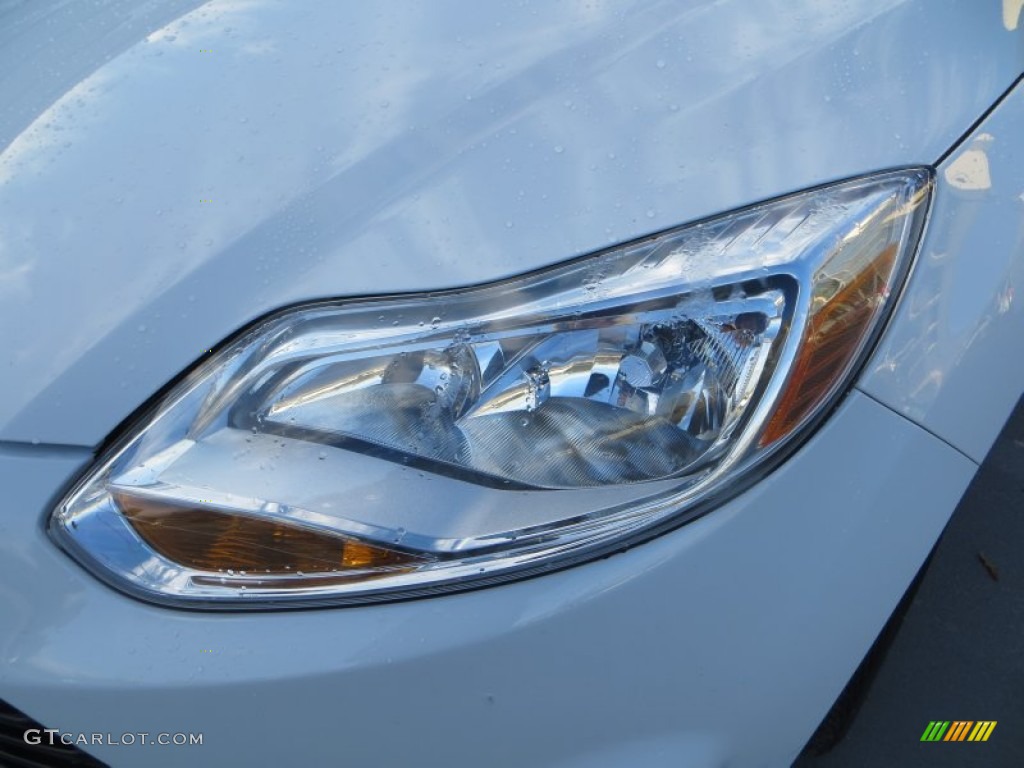 2012 Focus SEL Sedan - Oxford White / Charcoal Black photo #8