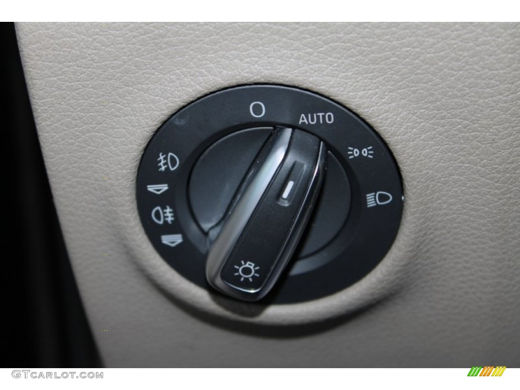 2010 Audi Q7 3.6 Premium quattro Controls Photo #89378131