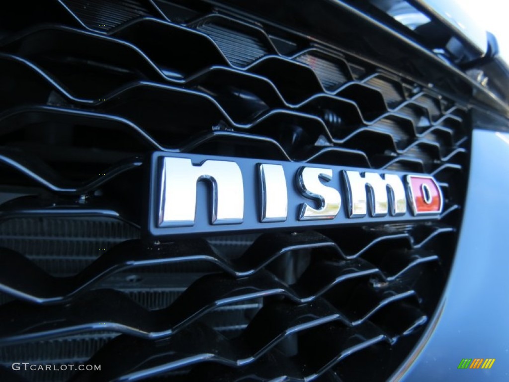 2013 Nissan Juke NISMO Marks and Logos Photos