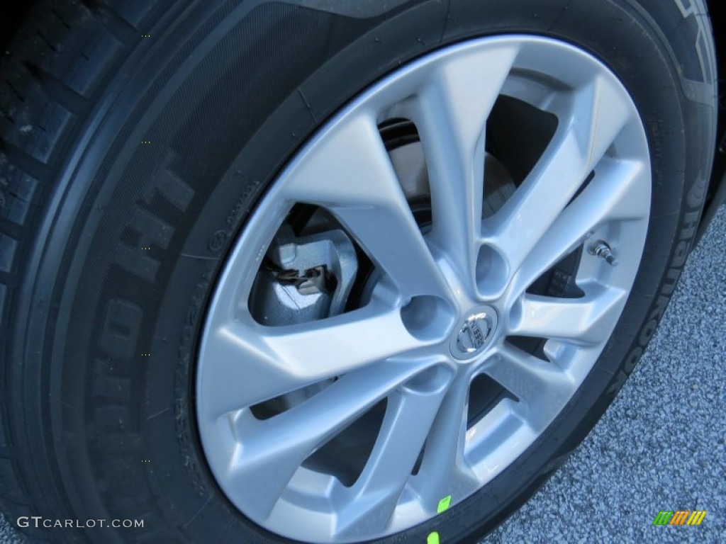 2014 Nissan Rogue SV Wheel Photo #89385594