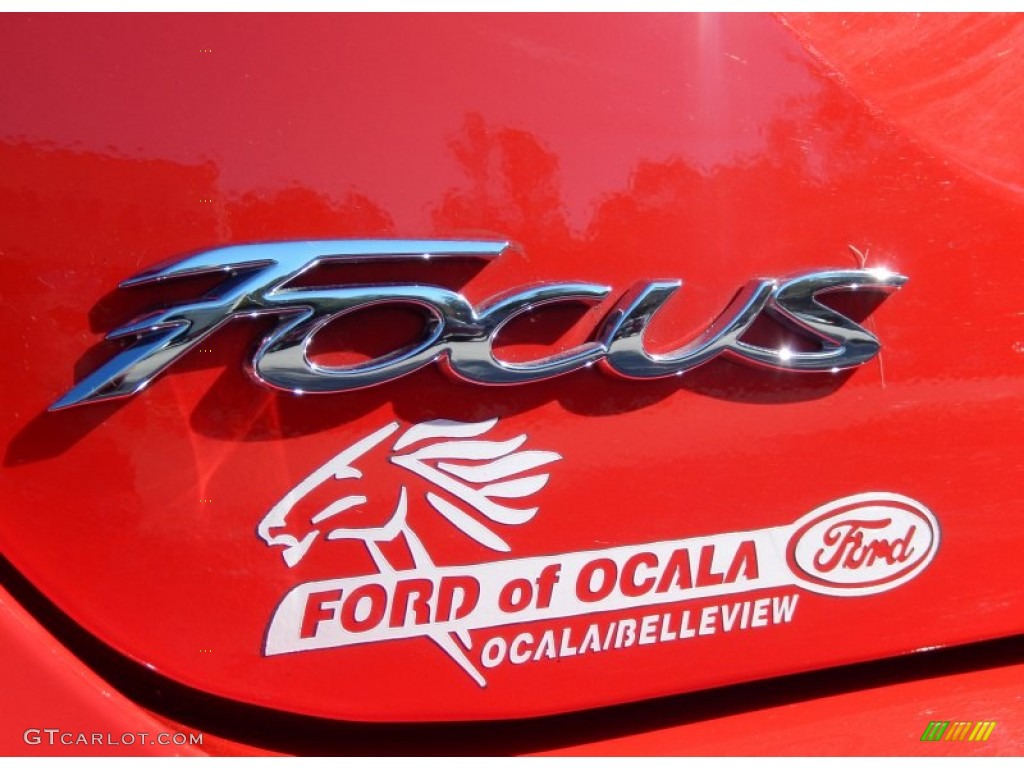 2012 Focus SE Sport Sedan - Race Red / Two-Tone Sport photo #9