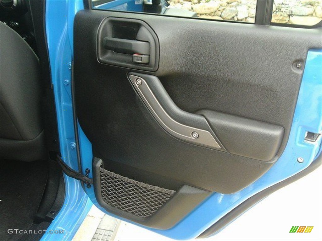 2011 Wrangler Unlimited Mojave 4x4 - Cosmos Blue / Black photo #10