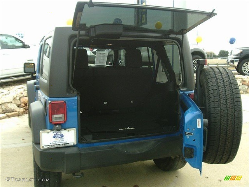 2011 Wrangler Unlimited Mojave 4x4 - Cosmos Blue / Black photo #13