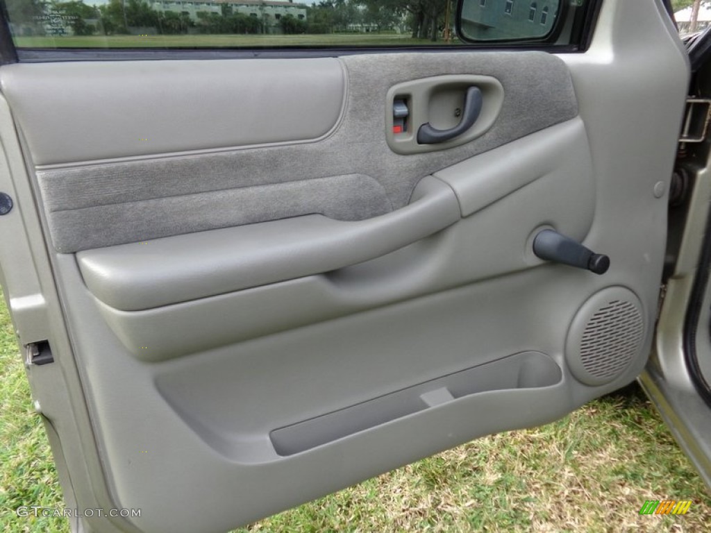1998 S10 LS Regular Cab - Pewter Metallic / Beige photo #40