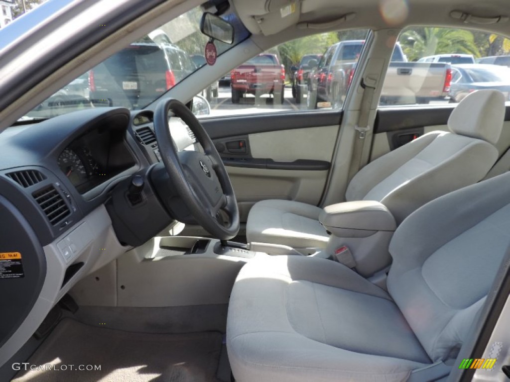 2005 Spectra EX Sedan - Clear Silver / Gray photo #9