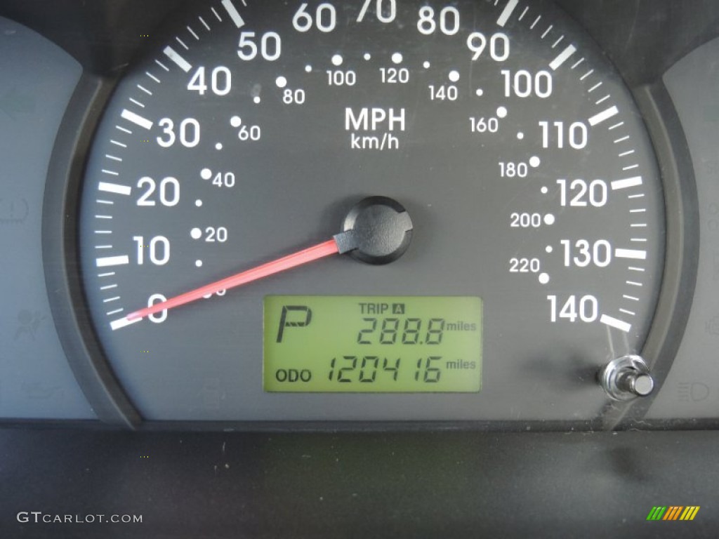 2005 Spectra EX Sedan - Clear Silver / Gray photo #13