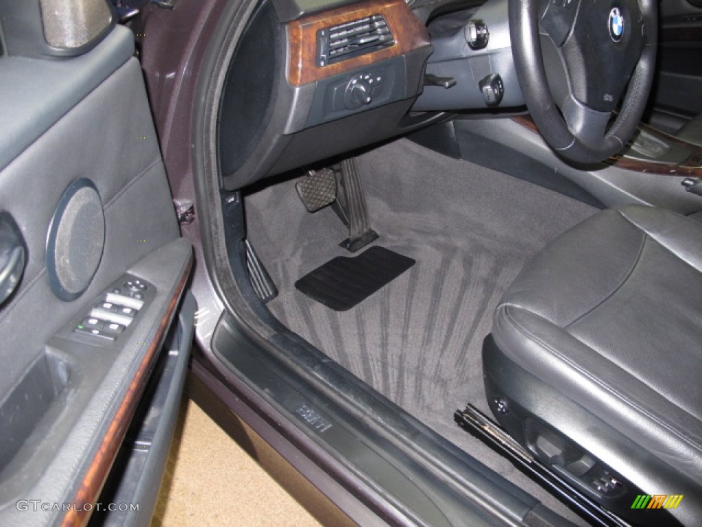 2006 3 Series 330xi Sedan - Sparkling Graphite Metallic / Black photo #11