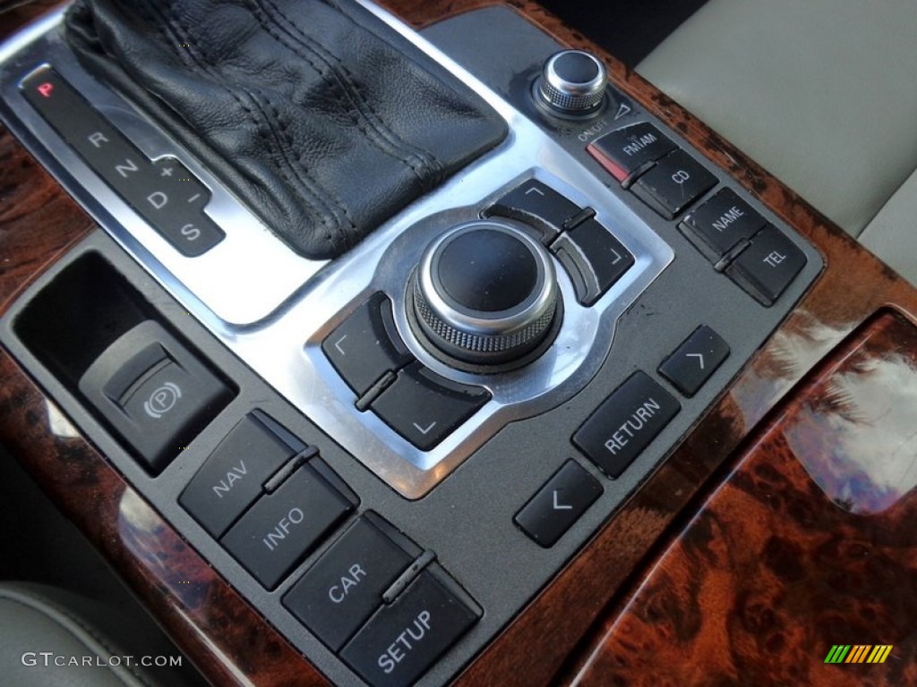 2006 Audi A6 3.2 quattro Sedan Controls Photo #89418197