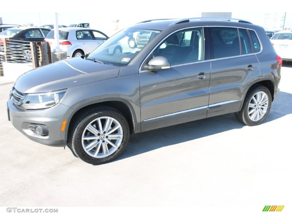 Pepper Gray Metallic 2012 Volkswagen Tiguan SE Exterior Photo #89419445