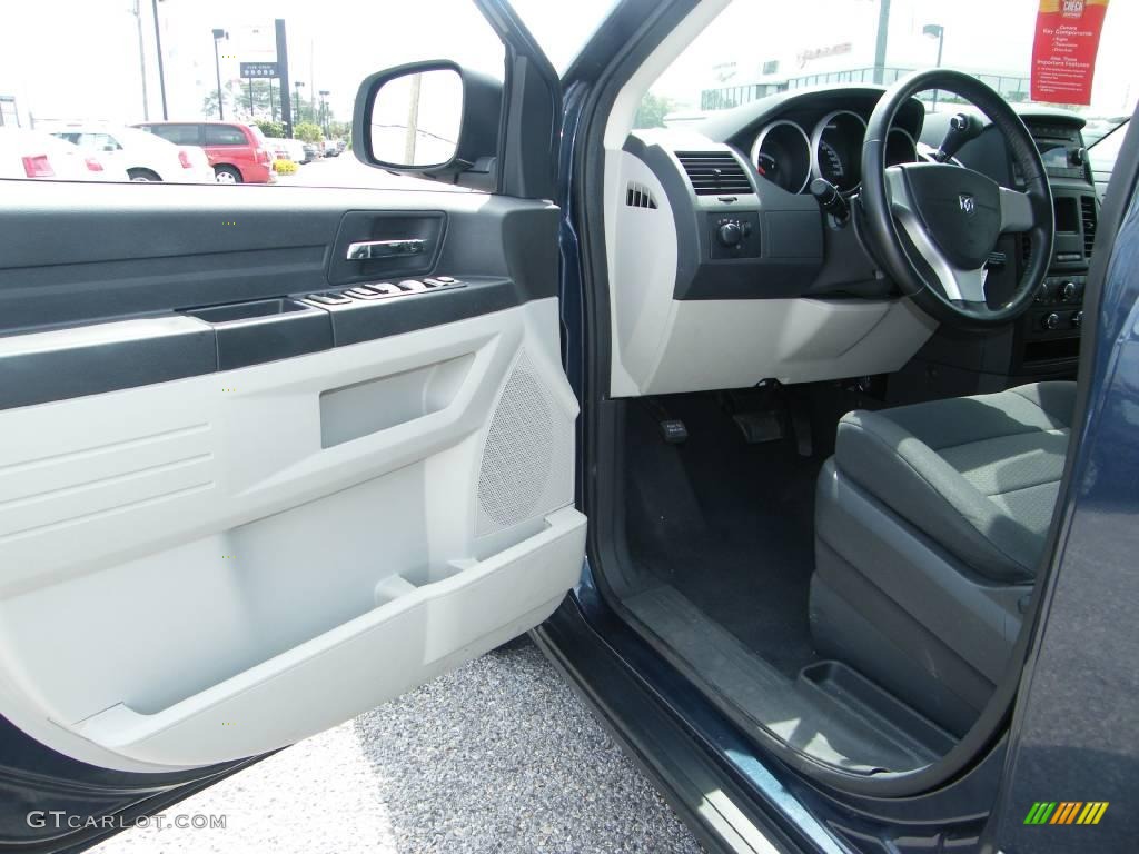 2008 Grand Caravan SE - Modern Blue Pearl / Dark Slate/Light Shale photo #13