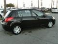 Super Black - Versa 1.8 S Hatchback Photo No. 10