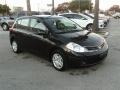Super Black - Versa 1.8 S Hatchback Photo No. 11