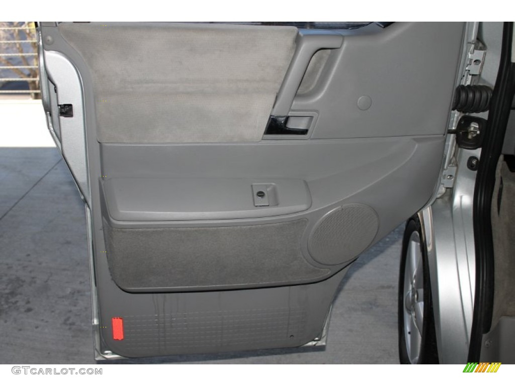 2002 Volkswagen EuroVan GLS Door Panel Photos