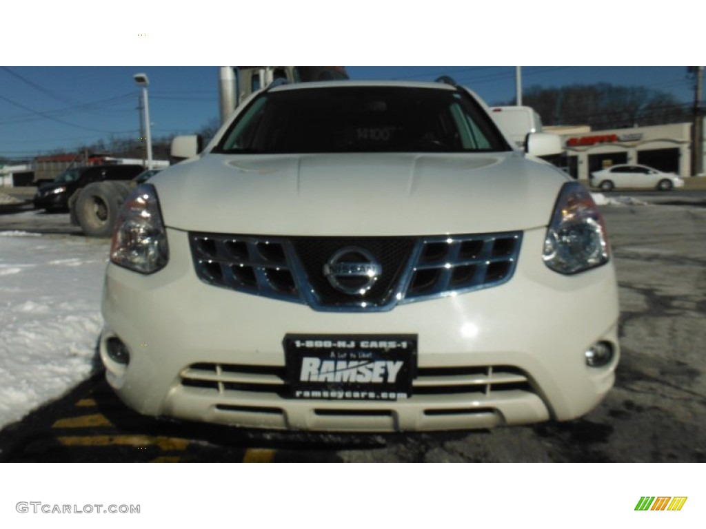 2011 Rogue SL AWD - Pearl White / Black photo #2