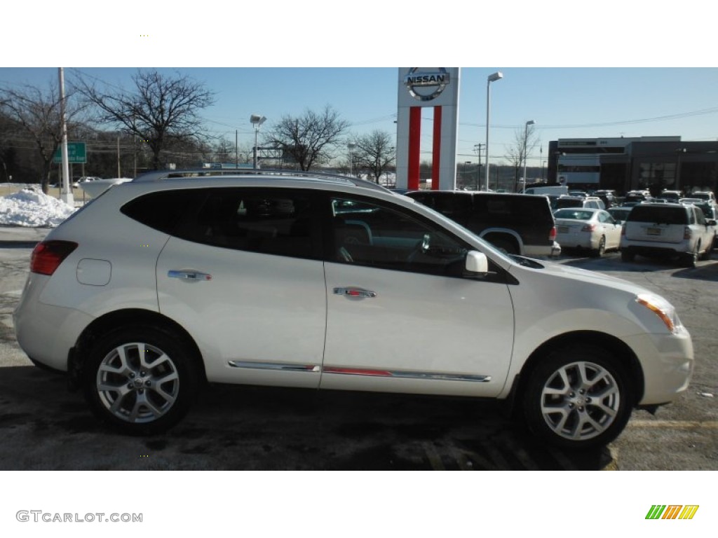 2011 Rogue SL AWD - Pearl White / Black photo #4